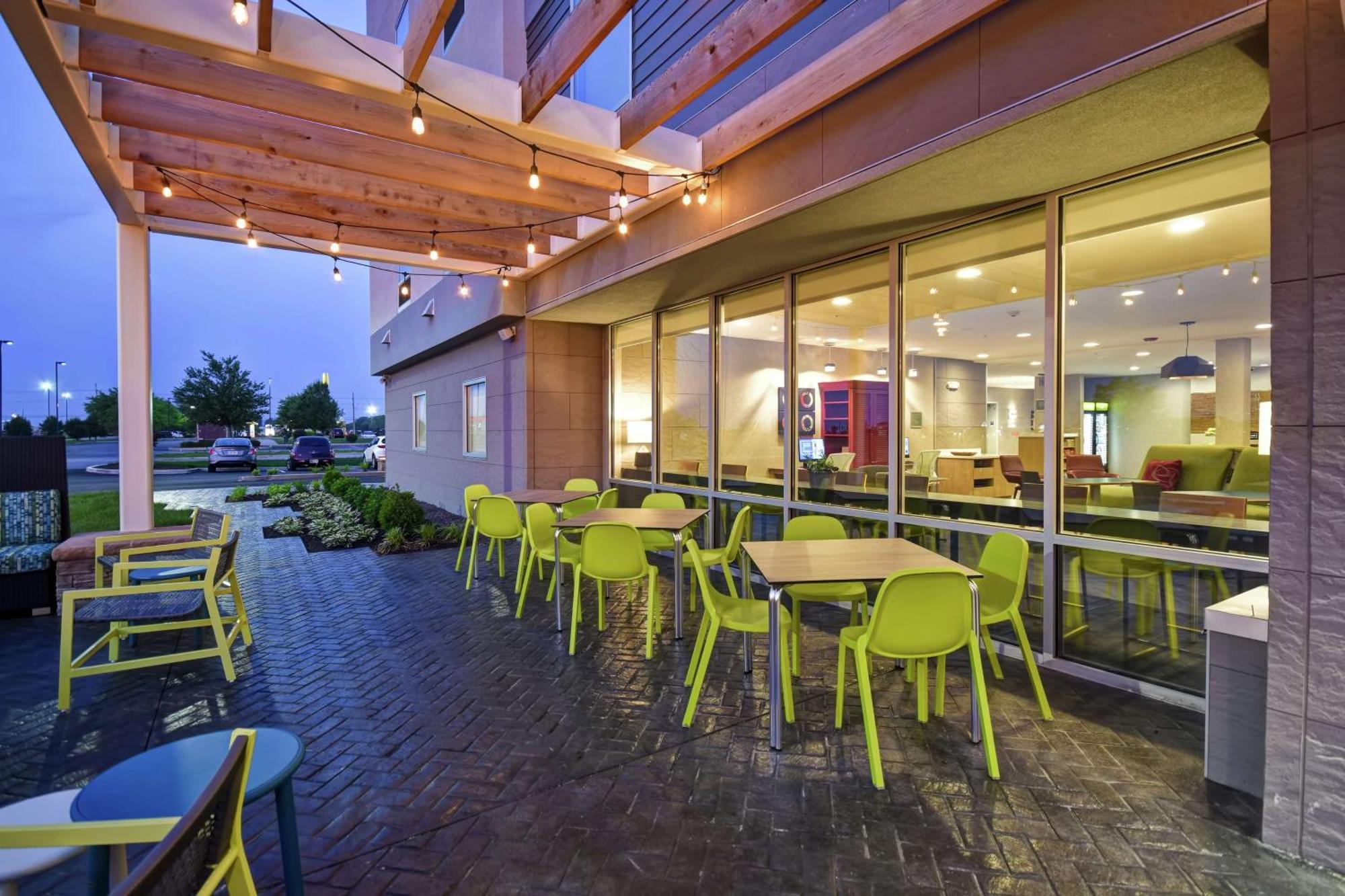 Home2 Suites By Hilton Terre Haute Eksteriør bilde